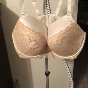 *Like new beautiful Lane Bryant Cacique Bra 46DDD*